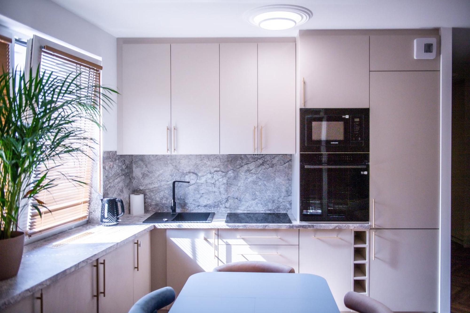 Apartament Mikolowska Z Balkonem Гливице Екстериор снимка